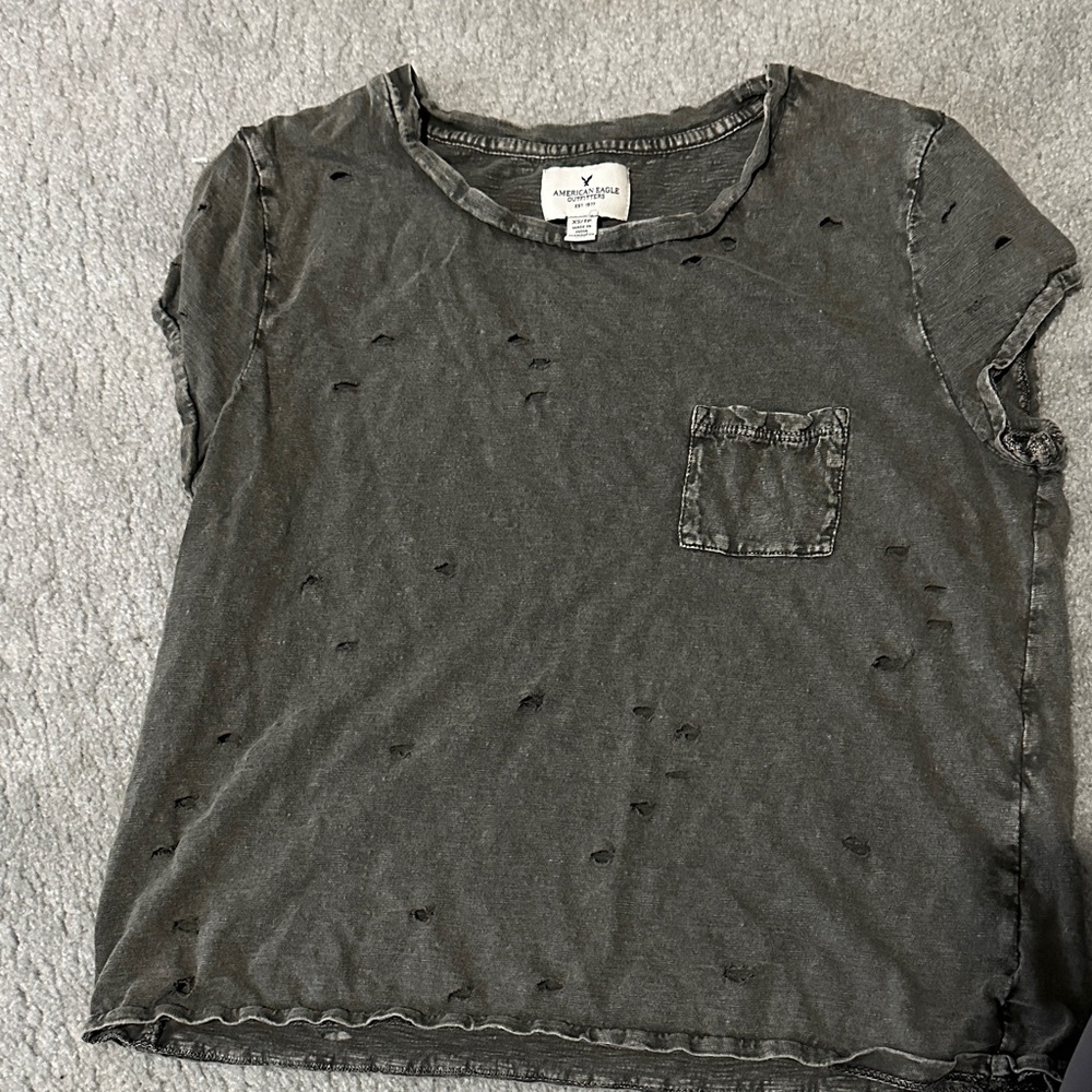 American Eagle crop distressed top